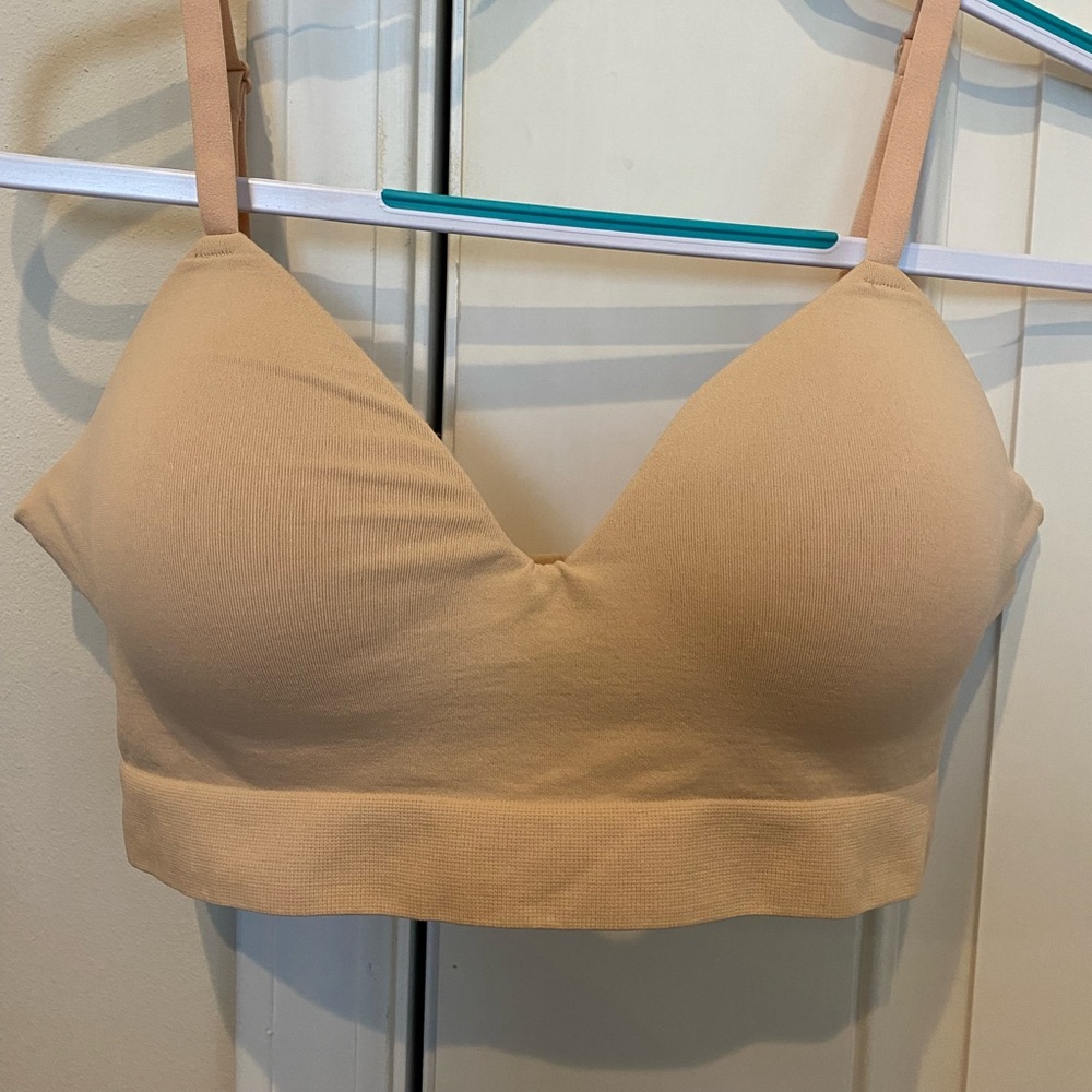 Shapermint  essentials wire free somgort bra. Size medium.